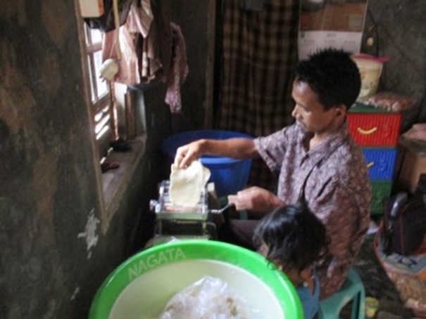 Bantu Pak Asari Memajukan Usahanya - 282